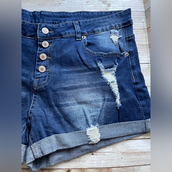 NWOT Angerella Women’s Mid Rise Ripped Jean Denim Shorts Stretchy X-Large XL - Picture 12 of 16